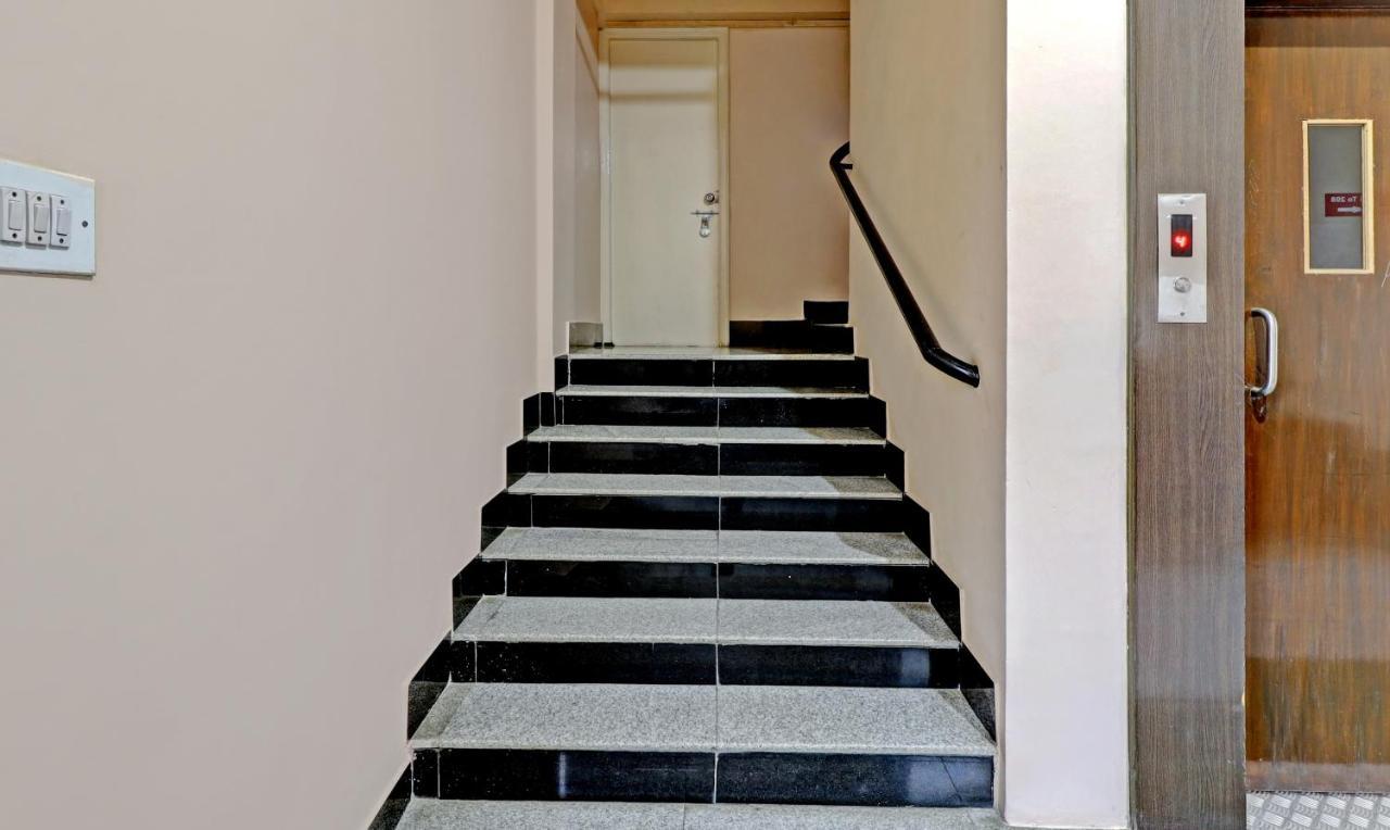 Guru Comfort, 100 M From Apollo Hospital